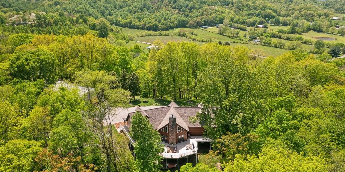 SG-may1-feature-evergreen-road 1885 Evergreen Road