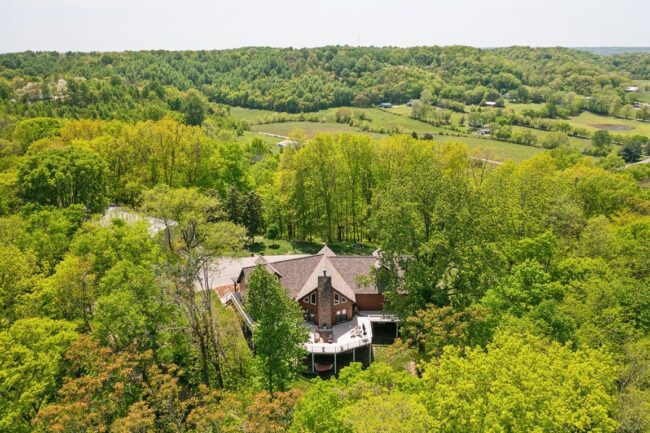 SG-may1-feature-evergreen-road 1885 Evergreen Road